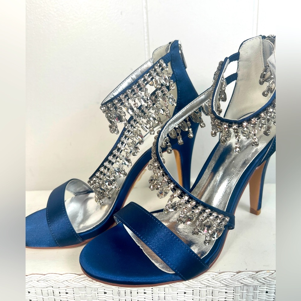 Unbranded stunning rhinestone drop strappy royal blue heels - never worn